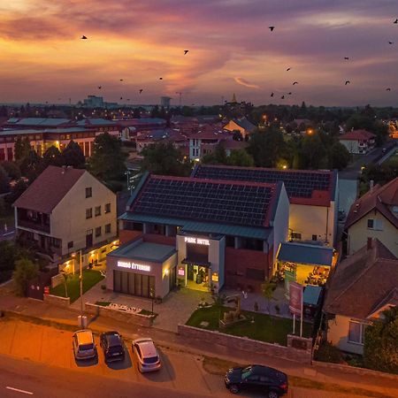 Park Hotel Buek-Buekfuerdo Eksteriør bilde