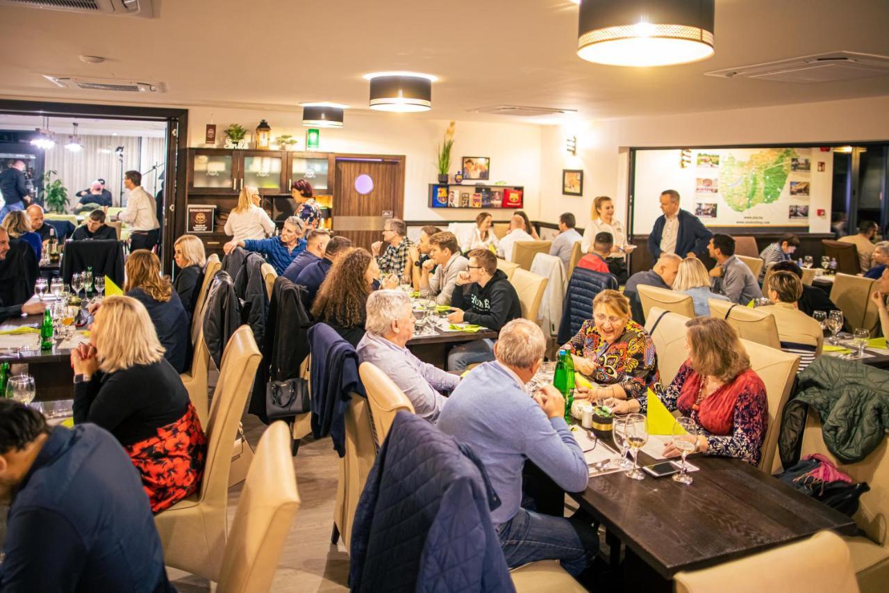 Park Hotel Buek-Buekfuerdo Eksteriør bilde