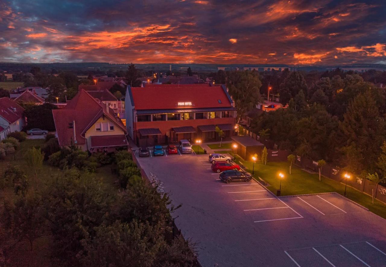 Park Hotel Buek-Buekfuerdo Eksteriør bilde