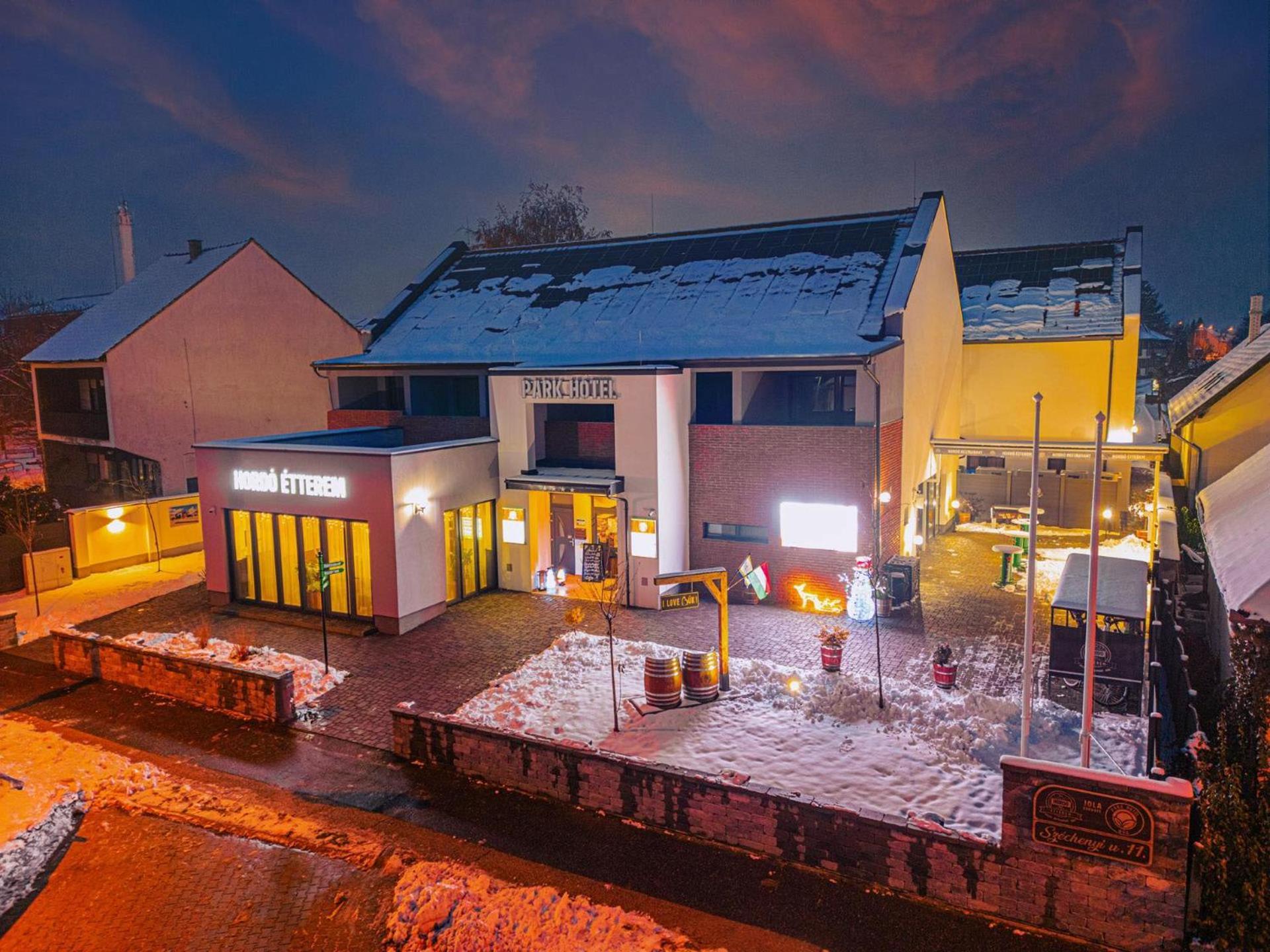 Park Hotel Buek-Buekfuerdo Eksteriør bilde