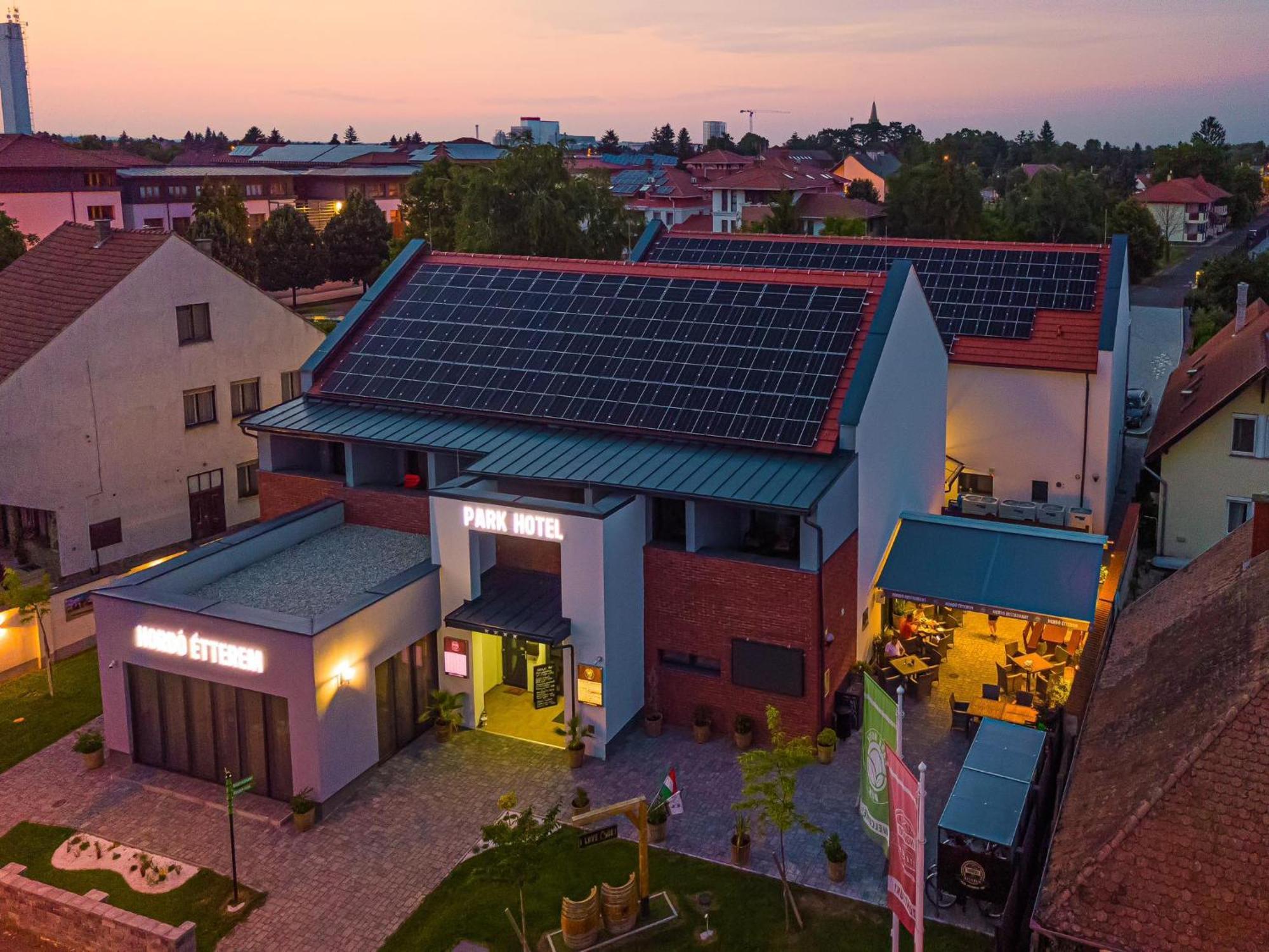 Park Hotel Buek-Buekfuerdo Eksteriør bilde